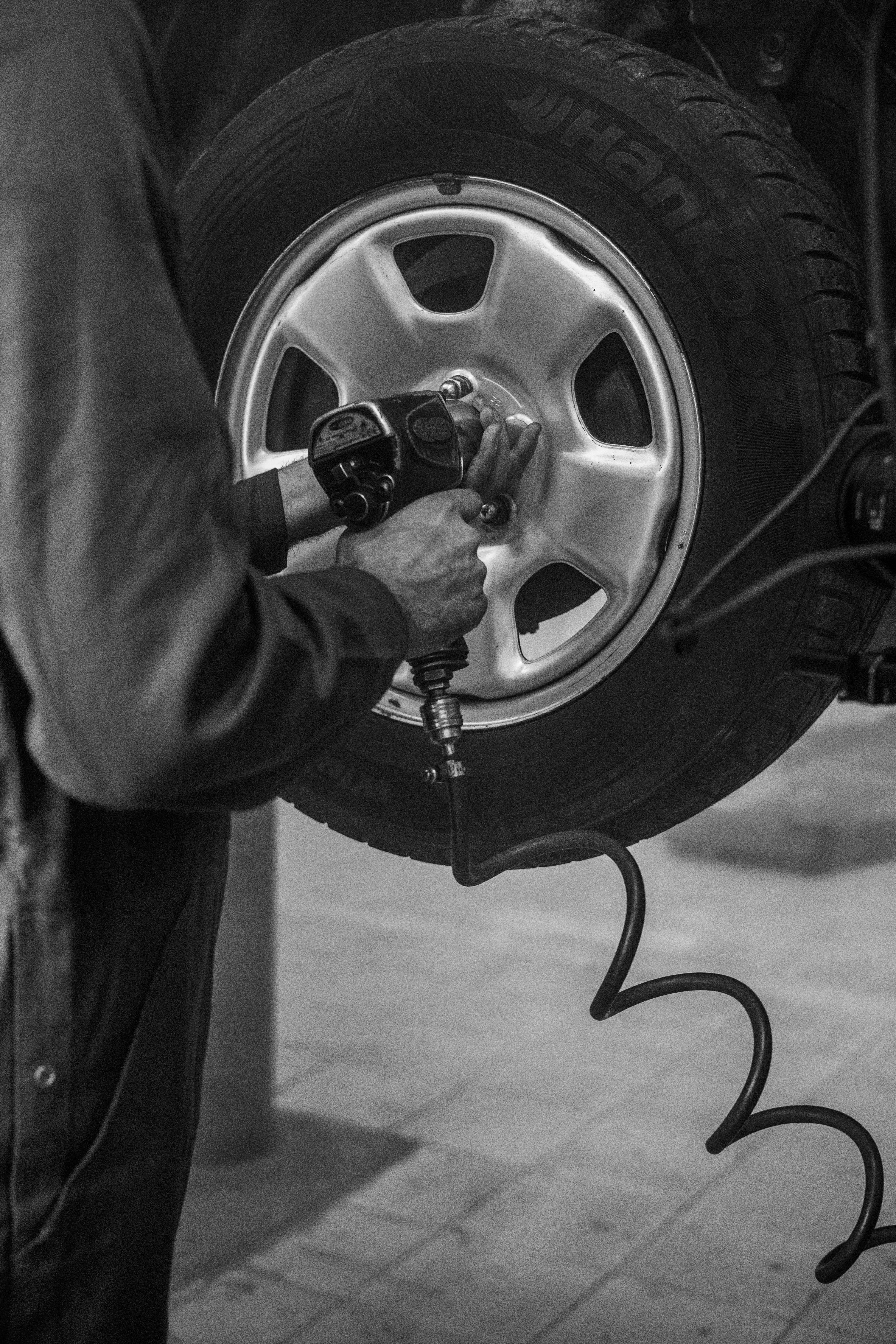 Tire service facility